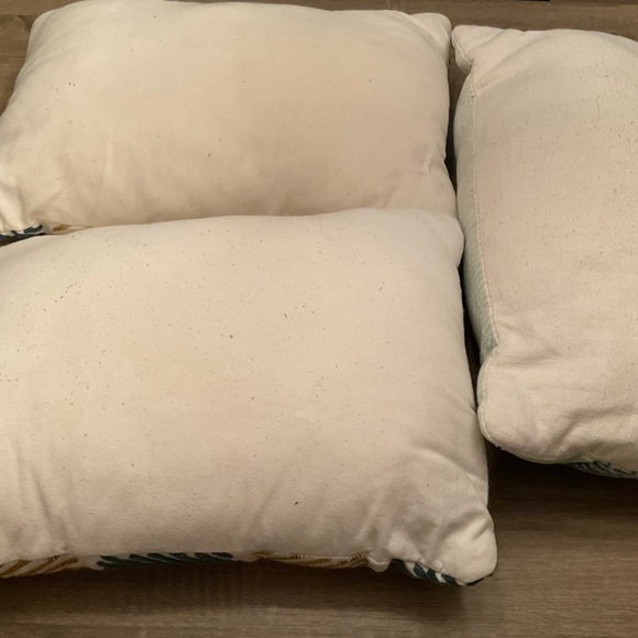 👋🏽 Last Chance👋🏽 Throw Pillow set (3) teal, gold, white - Picture 7 of 7